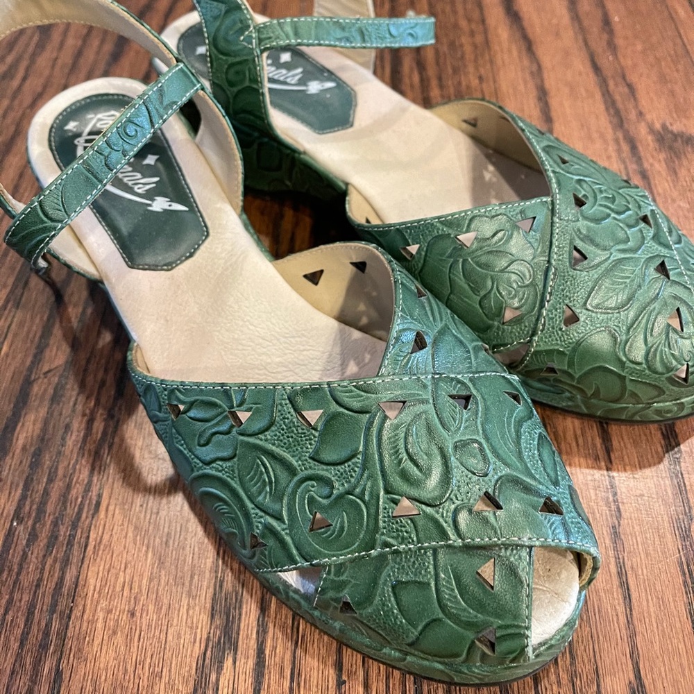 Rocket Originals 1940s style hand tooled sandal